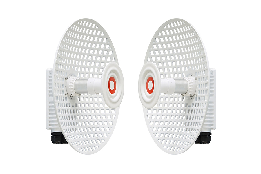 Antennes paraboliques pour transmissions longue distance